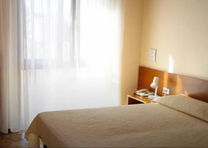 מלון Santa Maria - Town Center 2*