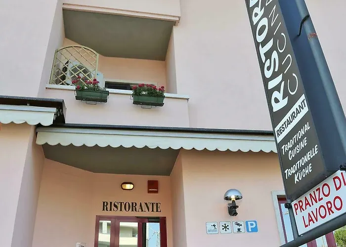 Santa Maria - Town Center מלון 2*