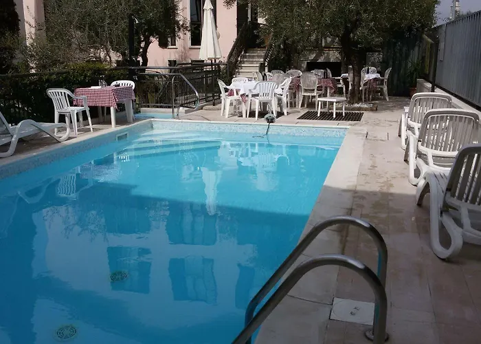 Santa Maria - Town Center מלון 2*